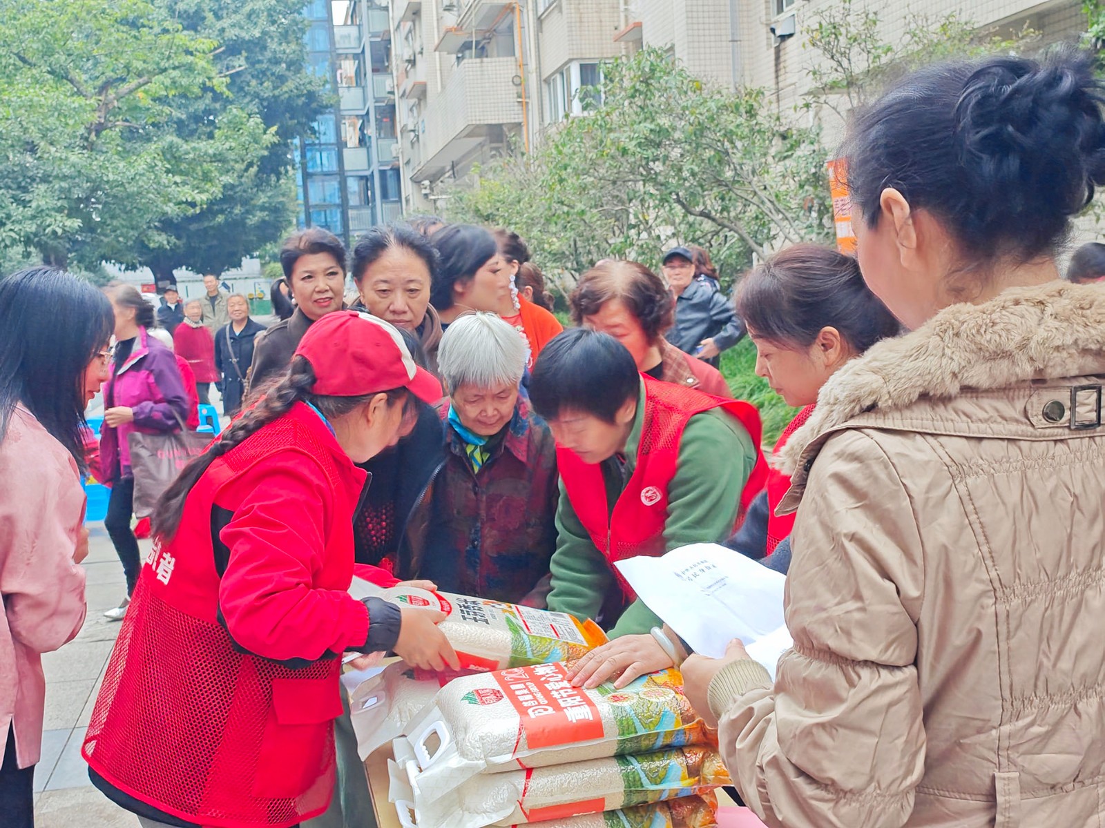 301806212456.jpg 23.jpg